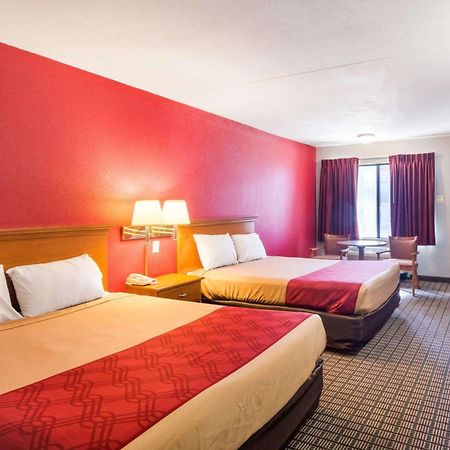 Econo Lodge Wichita Falls Downtown Екстериор снимка