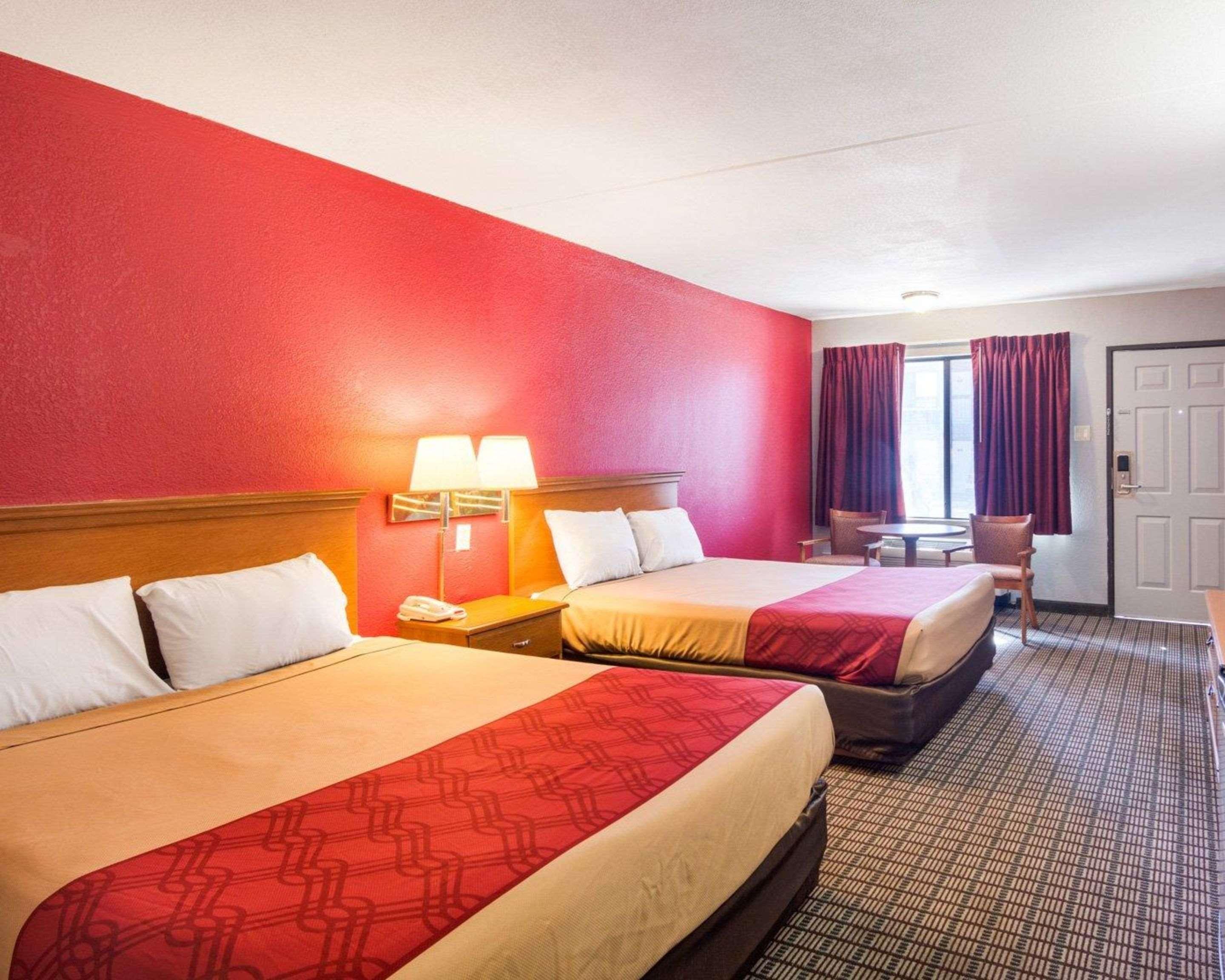 Econo Lodge Wichita Falls Downtown Екстериор снимка