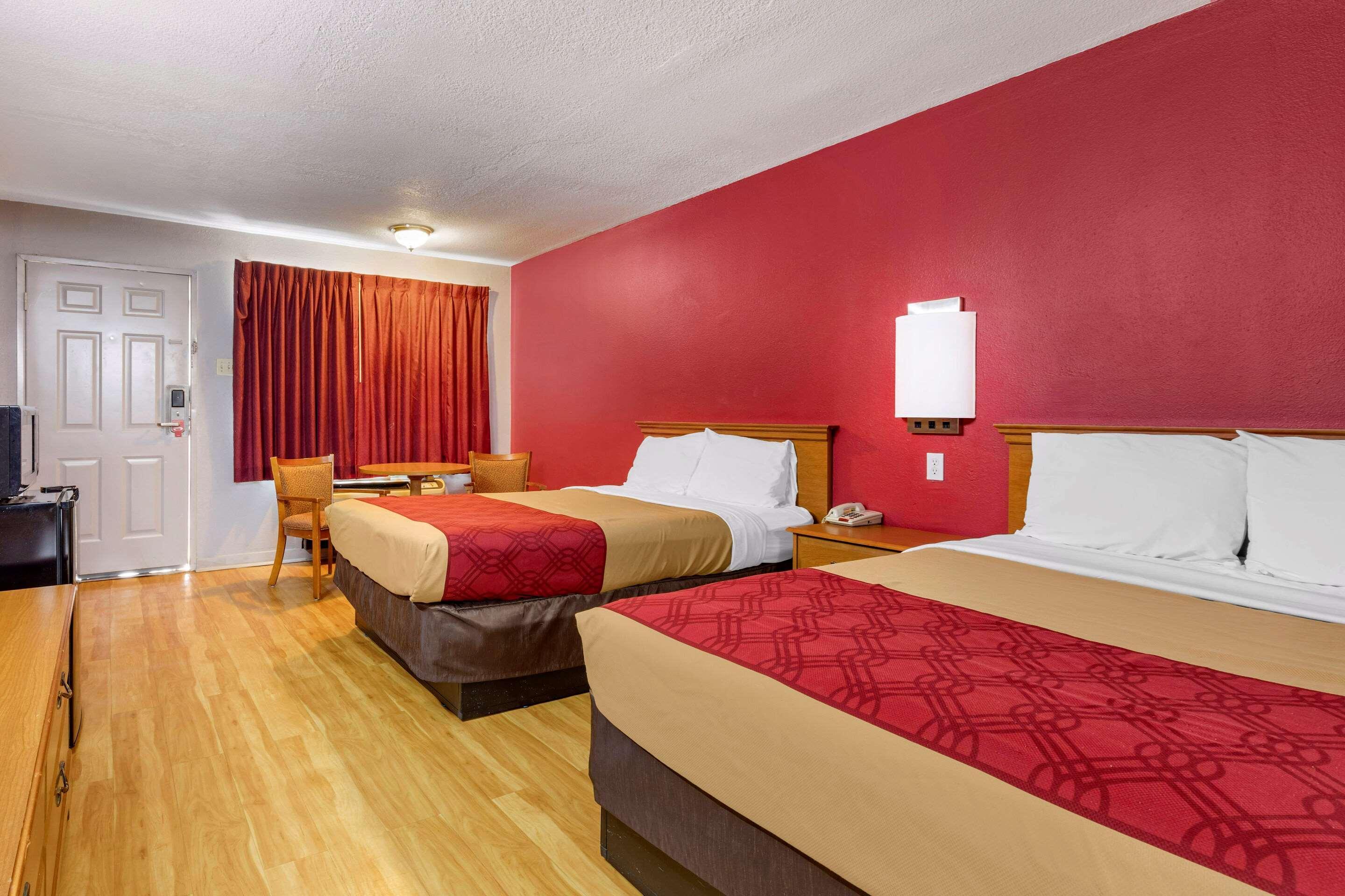 Econo Lodge Wichita Falls Downtown Екстериор снимка