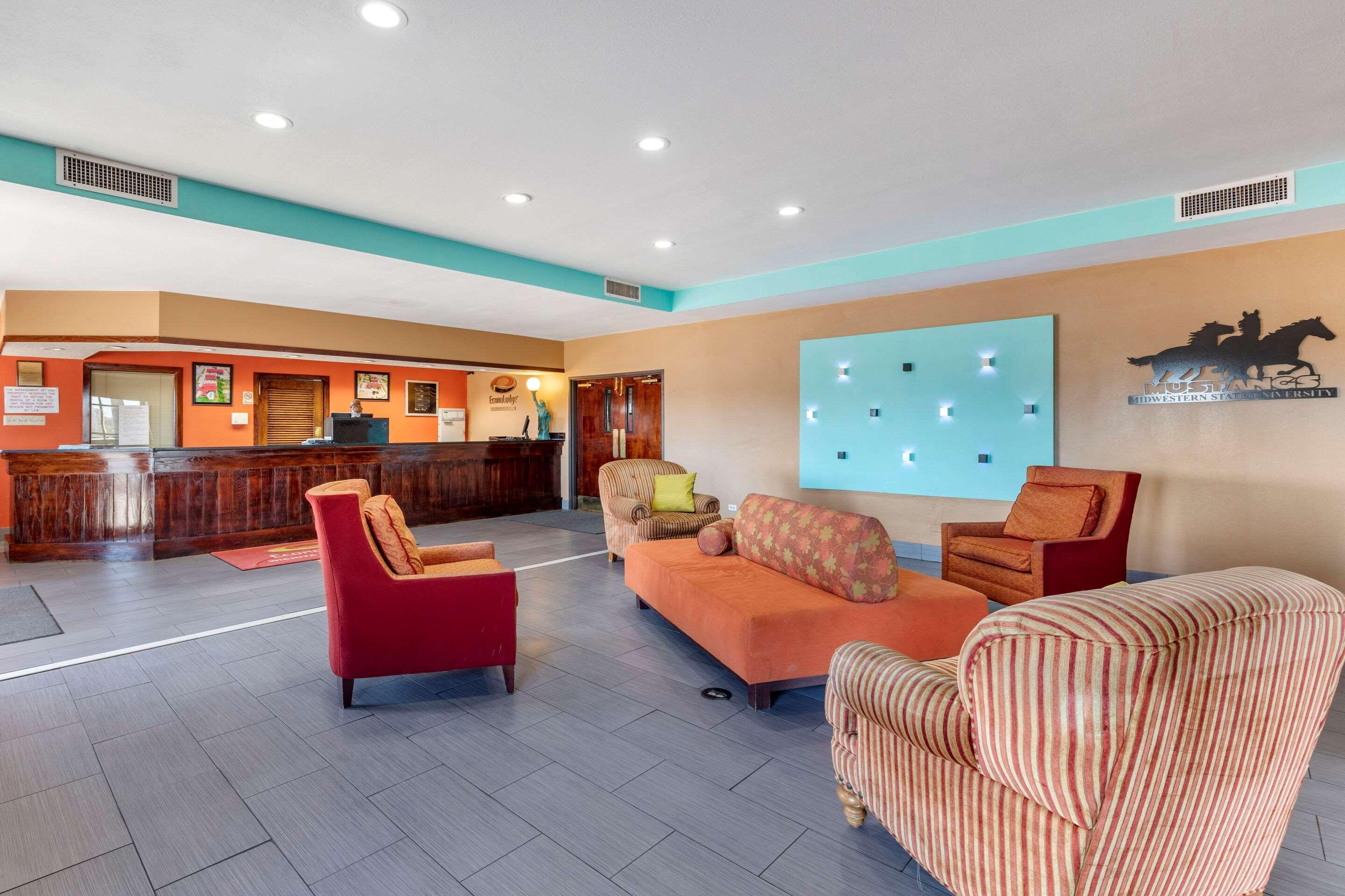 Econo Lodge Wichita Falls Downtown Екстериор снимка