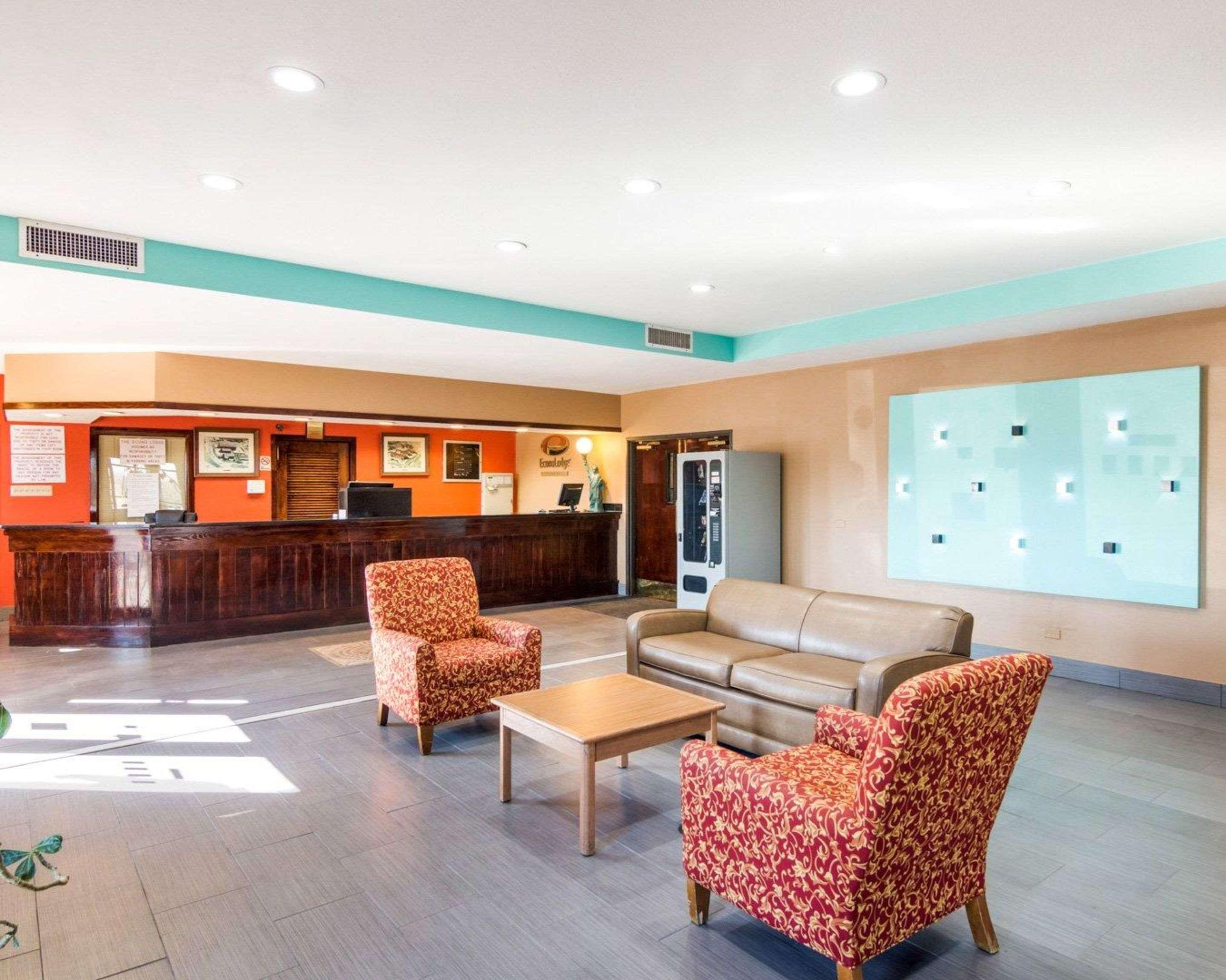 Econo Lodge Wichita Falls Downtown Екстериор снимка