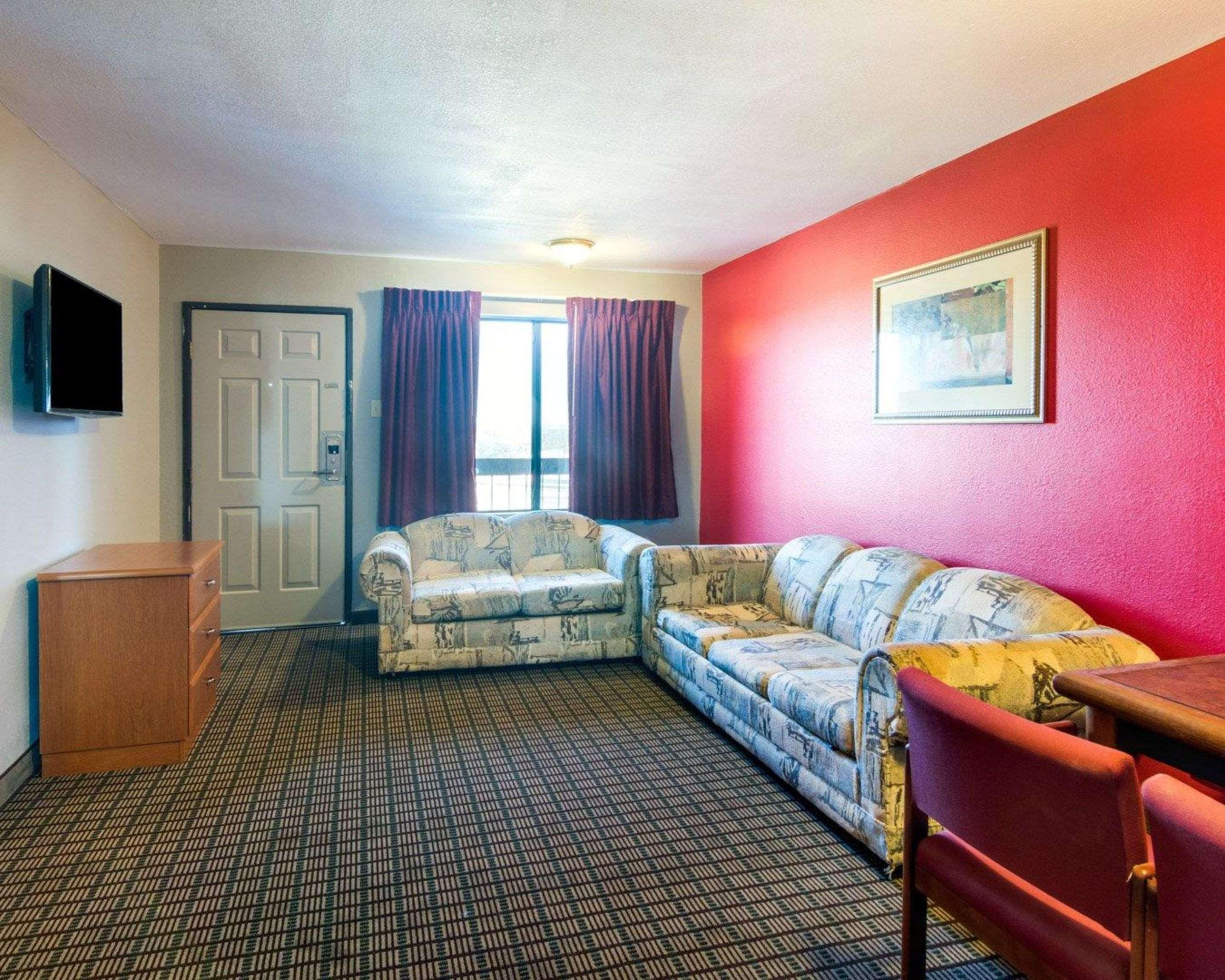 Econo Lodge Wichita Falls Downtown Екстериор снимка