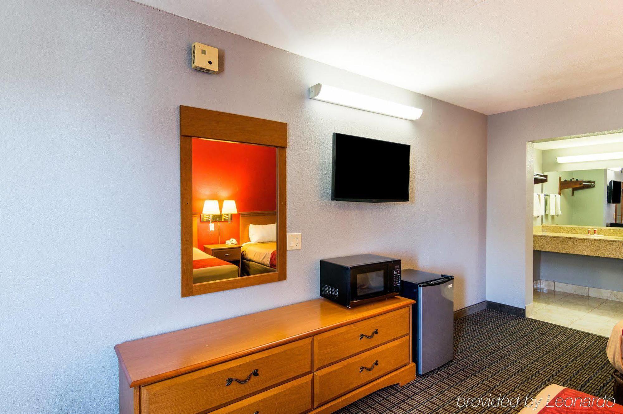 Econo Lodge Wichita Falls Downtown Екстериор снимка