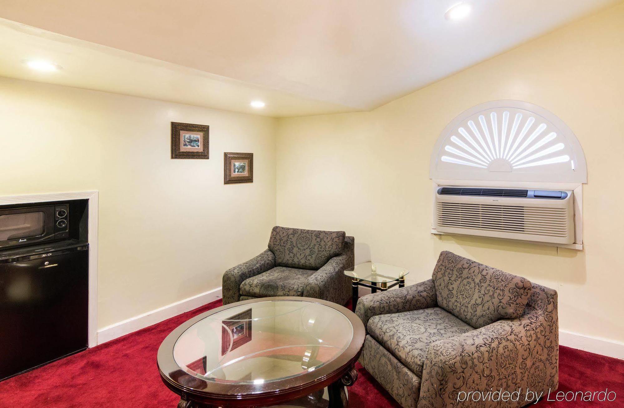 Econo Lodge Wichita Falls Downtown Екстериор снимка