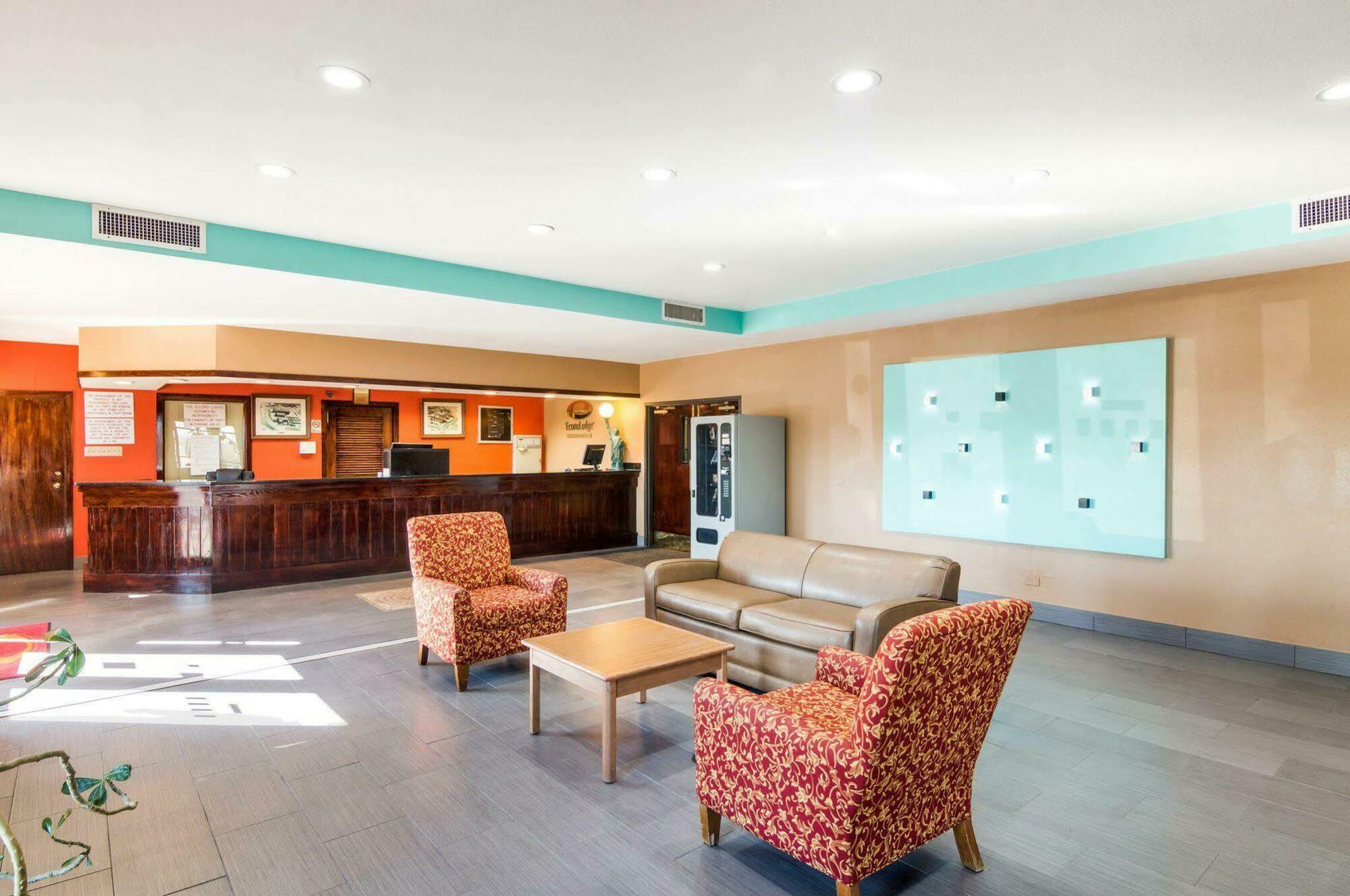 Econo Lodge Wichita Falls Downtown Екстериор снимка