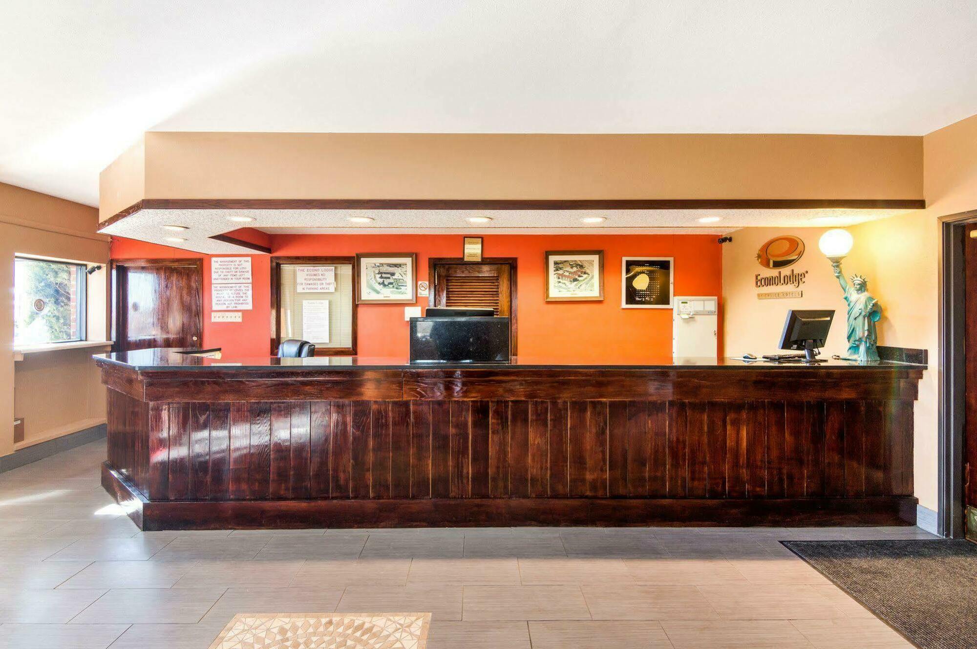 Econo Lodge Wichita Falls Downtown Екстериор снимка