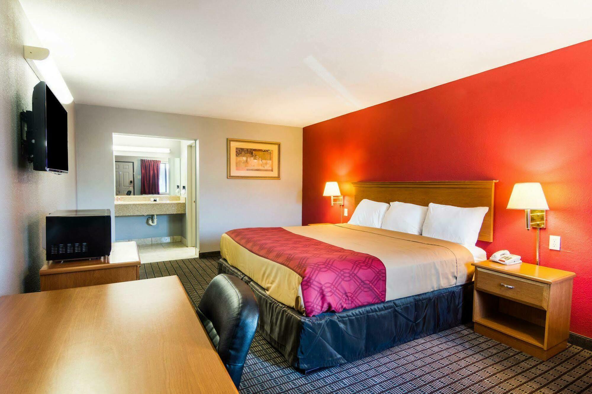 Econo Lodge Wichita Falls Downtown Екстериор снимка